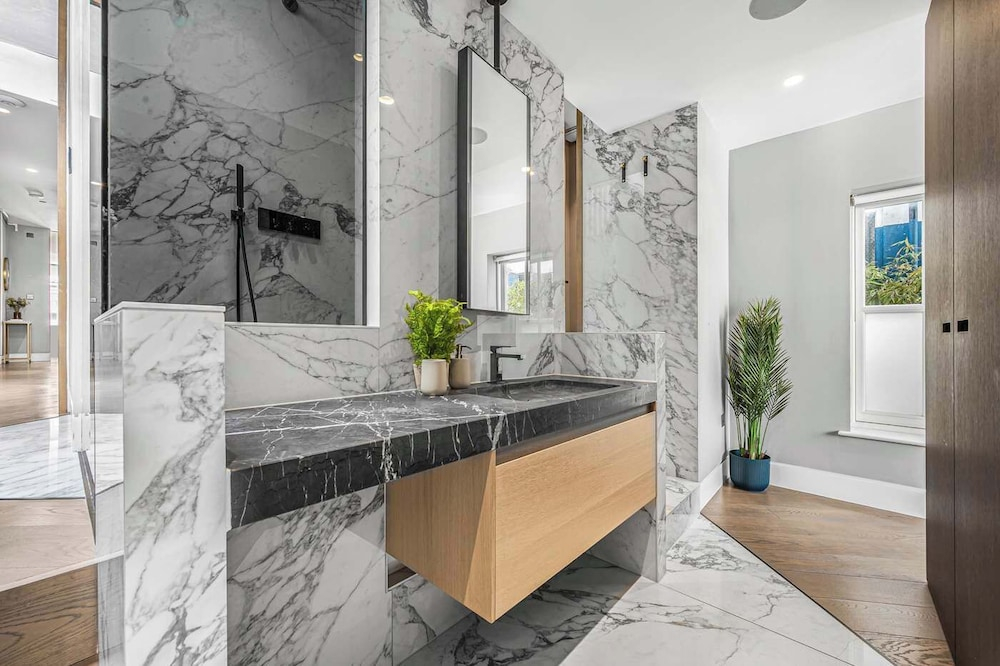The Legacy Apartment - Soho - by Frankie