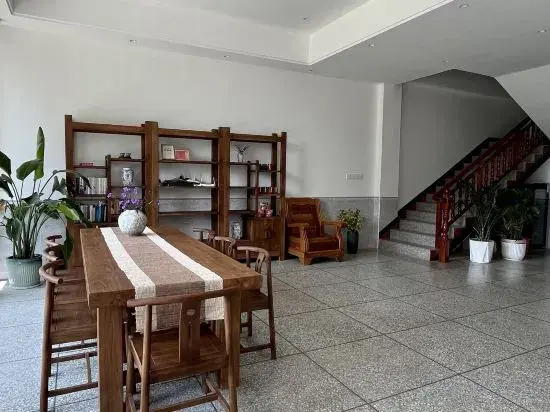 Yulong Bay B&B
