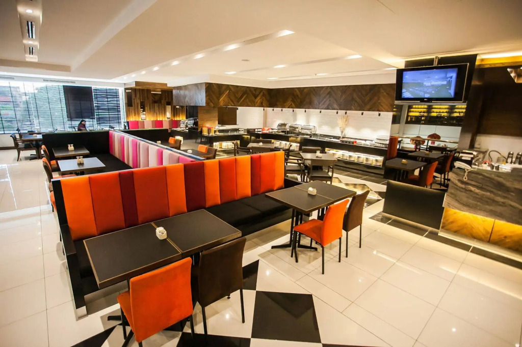 Crystal Crown Hotel JB