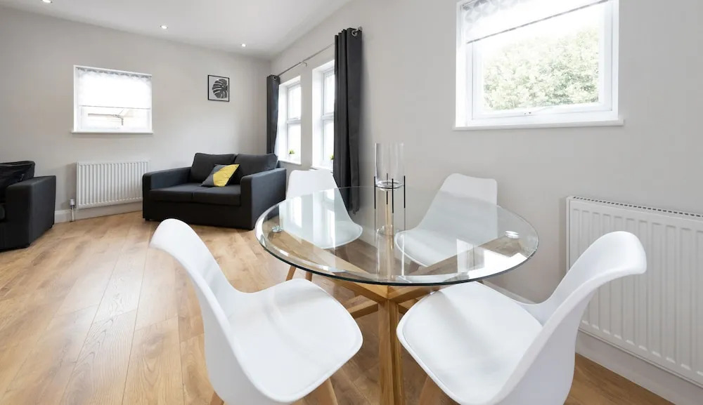 2 Bedroom Apartment near Town Center