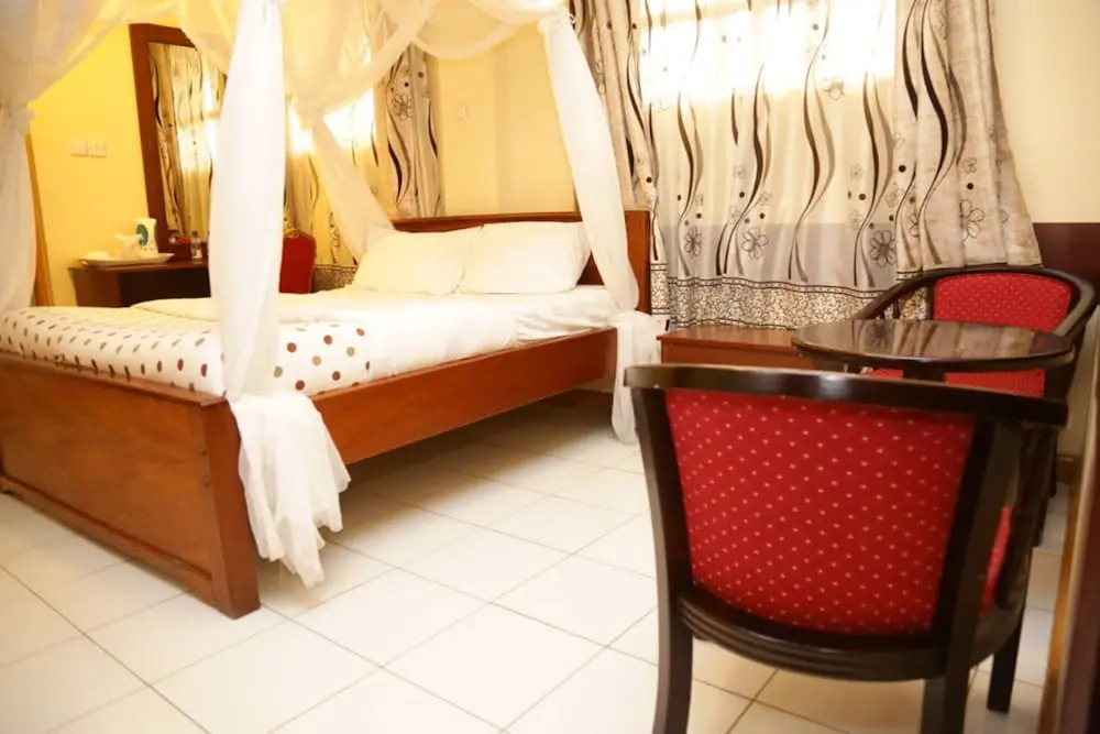 Roza Guests House