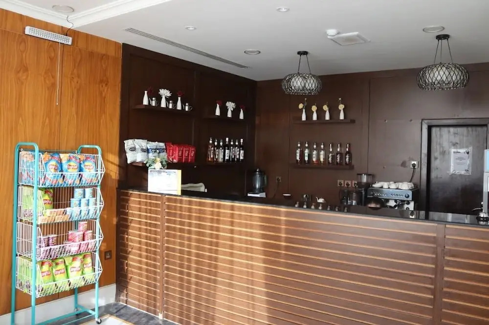 Crown City Hotel -فندق كراون ستي