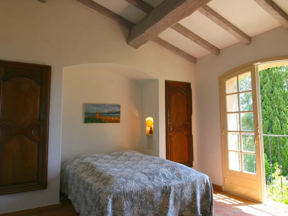 Alluring Villa in La Croix Valmer With Swimming Pool