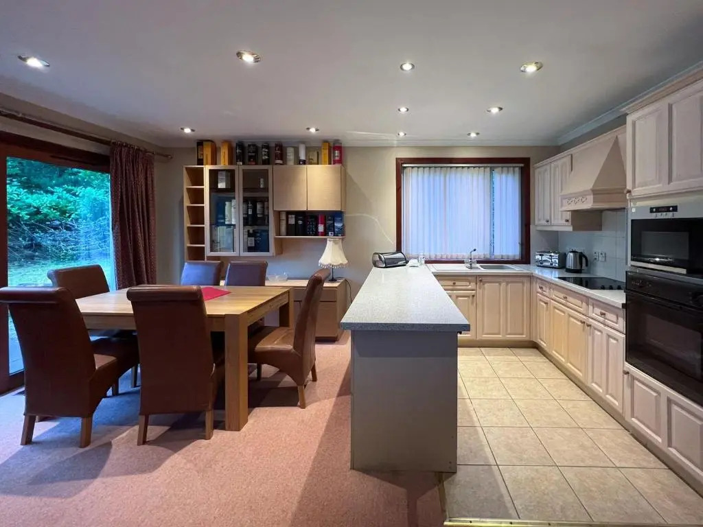 Glen View - Uk37557