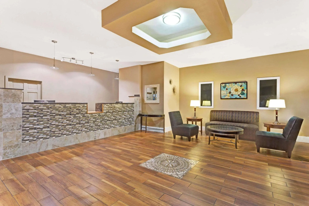 Williamsburg Suites