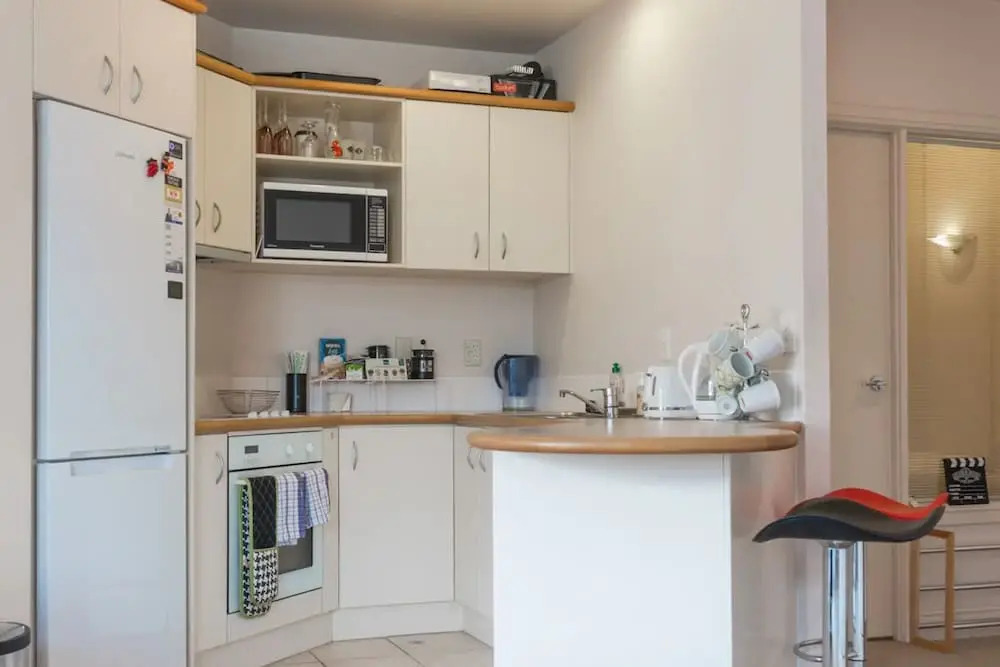 Cosy 2 Bedroom CBD Apartment With Balcony
