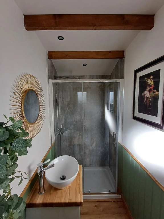The Botanist - Luxury Cabin With Hot Tub Near York