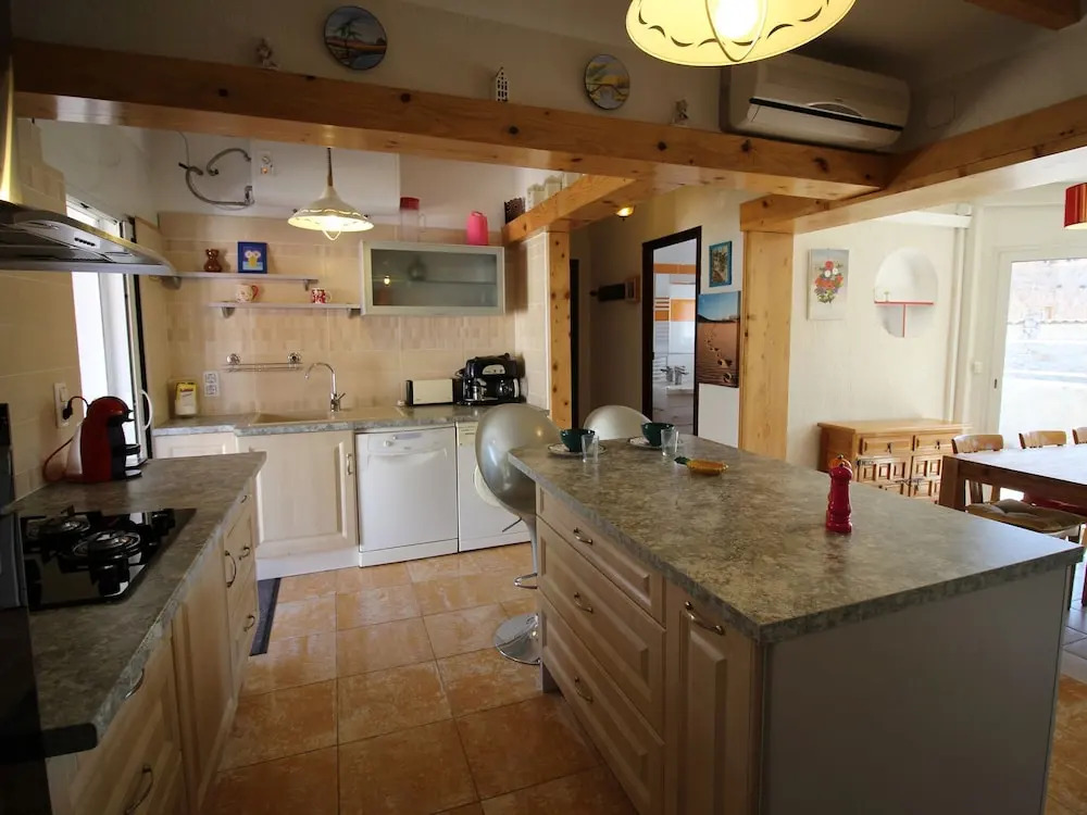 Comfortable Property in Empuriabrava With Garden, Barbecue and Three Bedrooms