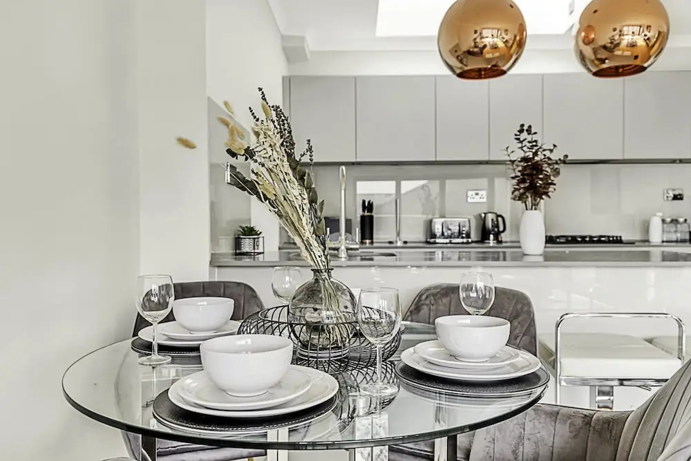 Beautiful Abode In Brentford