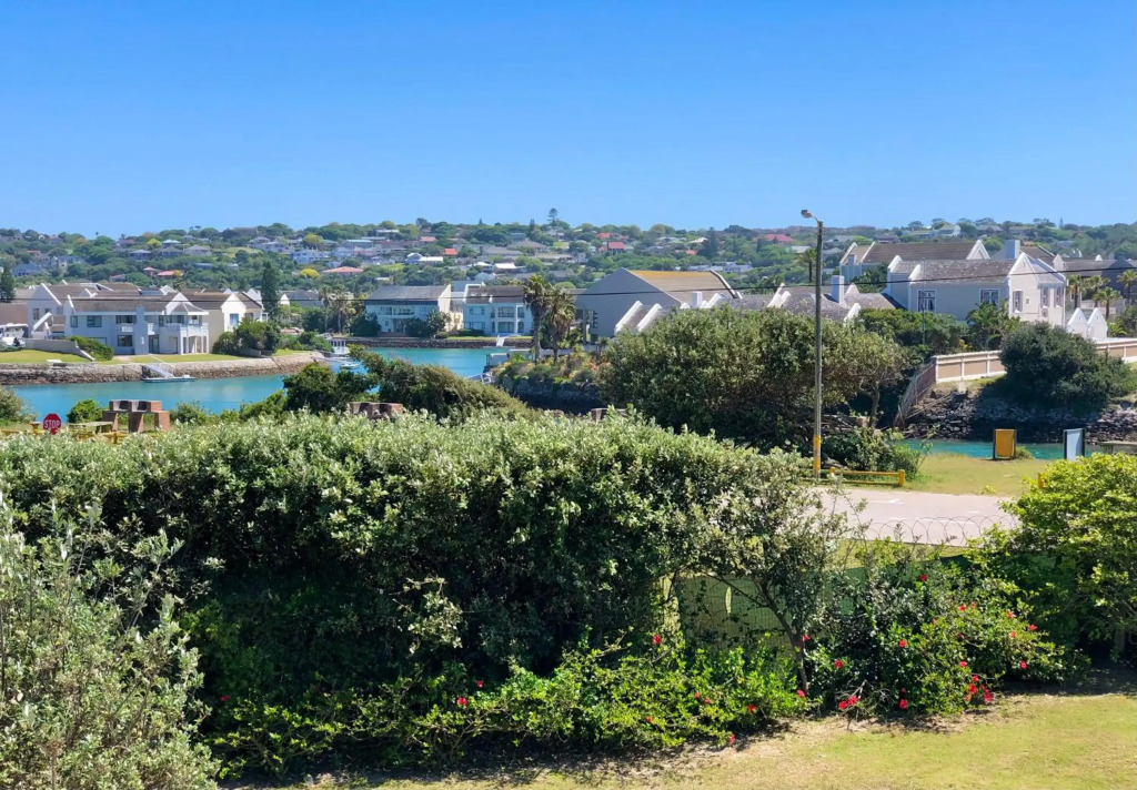 42 Settler Sands Beachfront Accommodation Sea and River View