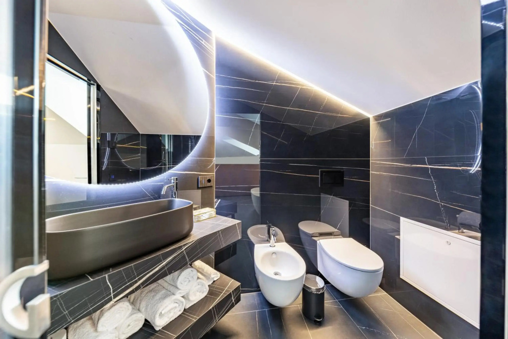 App 6 Palazzo Cavour
