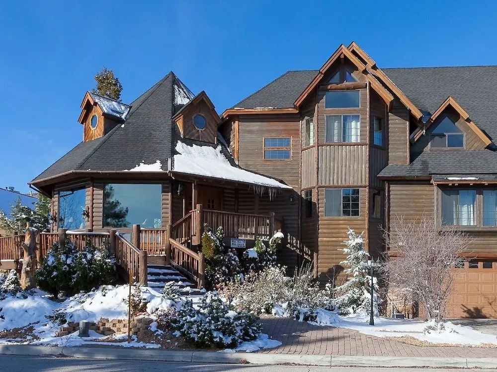 No 2 Luxurious Castle Glen Estate