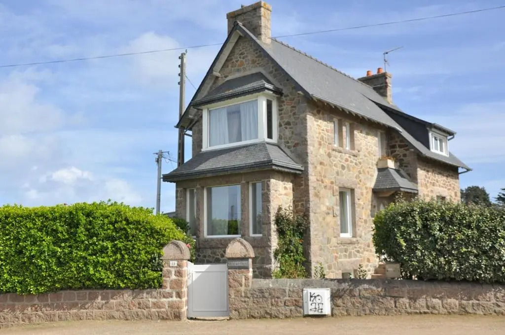 Maison Bretonne À 200m de la Mer À Proximité de L'Ile Renote À Trégastel - Ref 76