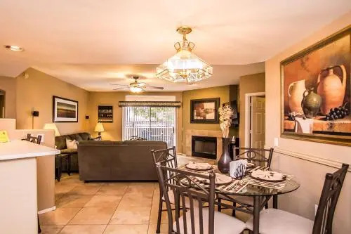 Private Resort Community Surrounded By Mountains w/3 Pool-Spa Complexes, ALL HEATED & OPEN 24/7/365!