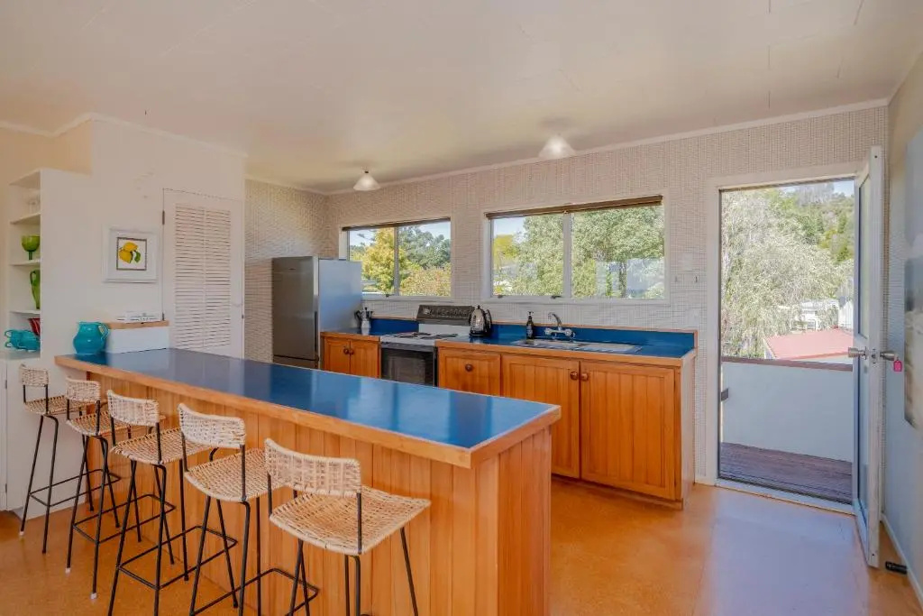 Over the Dunes - Cooks Beach Holiday Home
