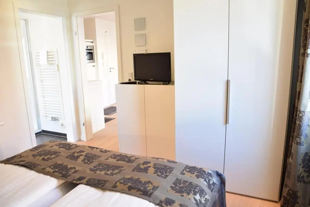 Bomhoffstr. 22a, W4, Blue Water