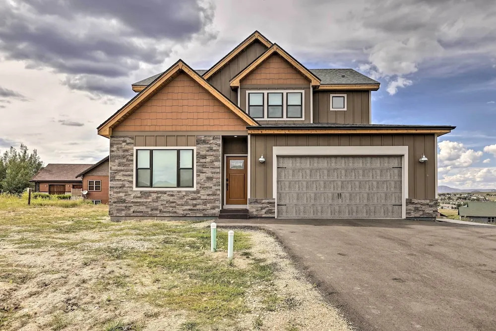Walk To Golf: Modern Mtn-view Home in Granby