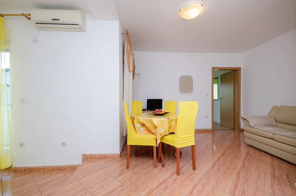 Apartments Snjezana