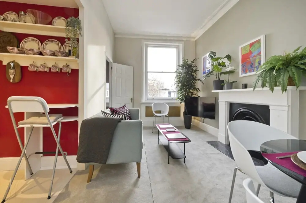 Charming Apartment Close to Kings Road Chelsea by Underthedoormat