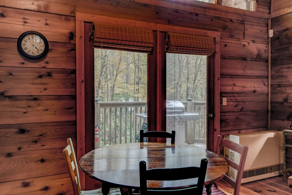 Bucks Cabin - Minutes From Downtown, pet Friendly