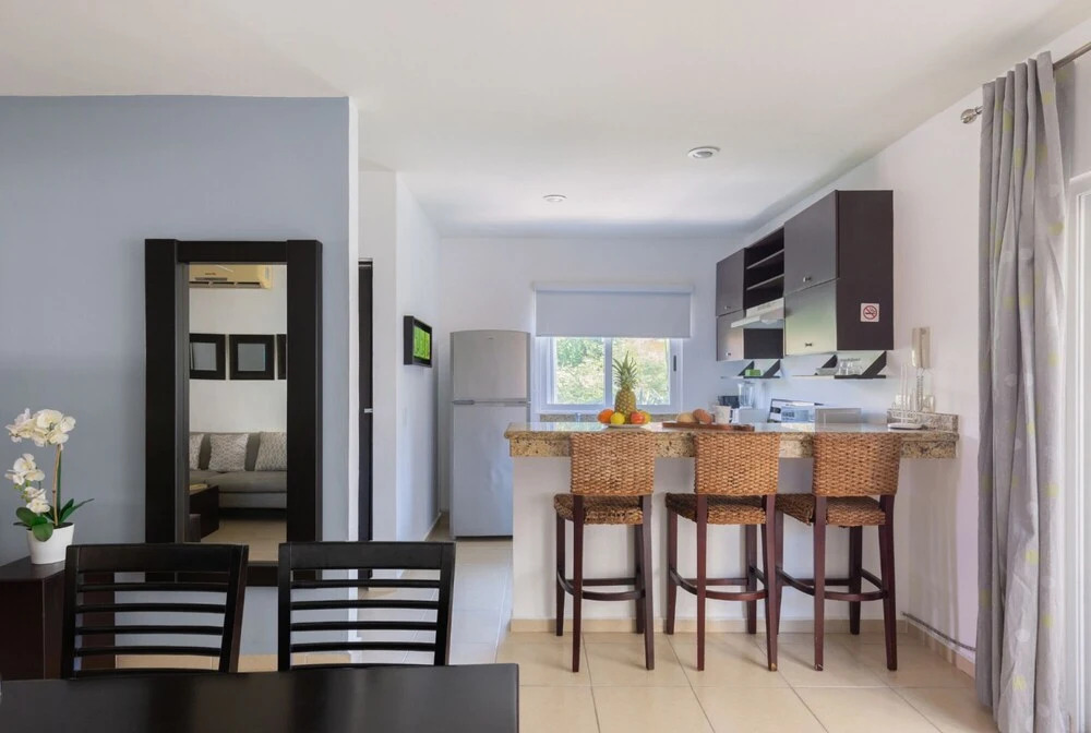 Spacious 2BR Condo Well-located Wifi Concierge