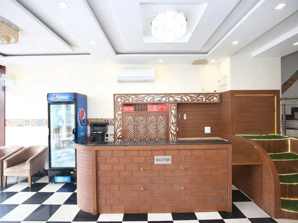 OYO 17081 Hotel Signia