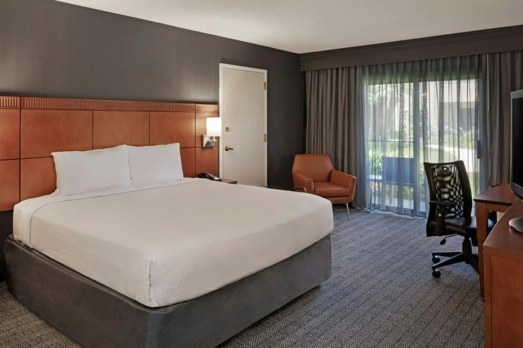 Courtyard by Marriott Anaheim Resort/Convention Center