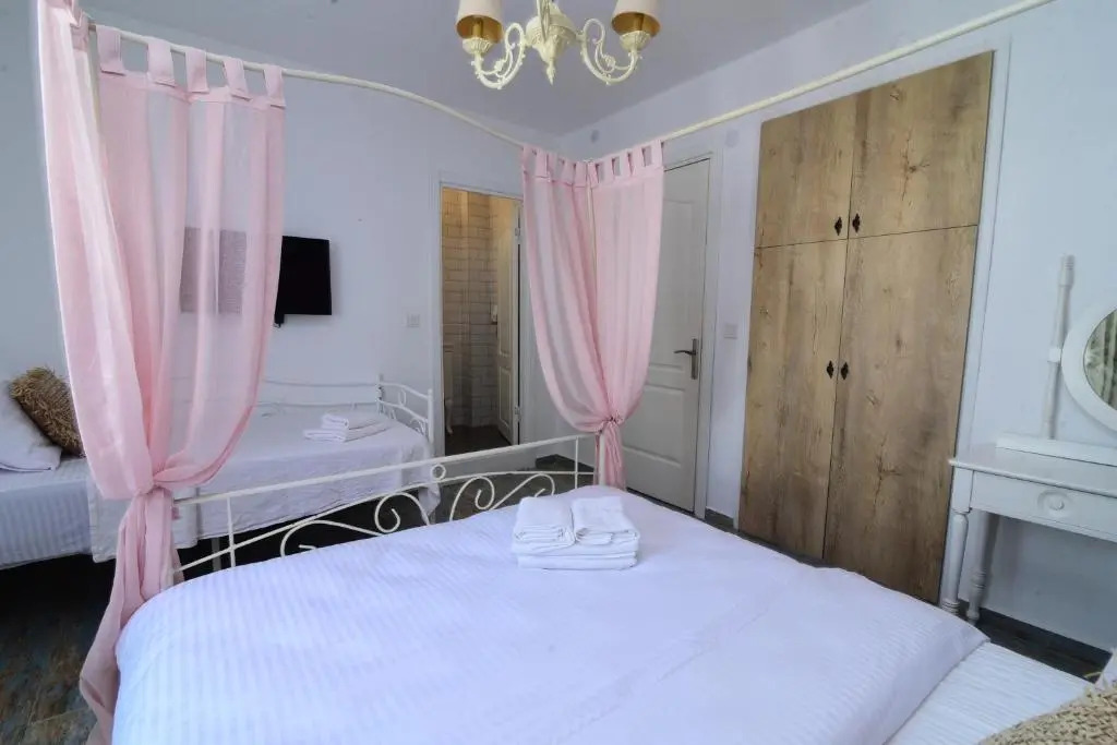 Sultys Alaçatı Köyiçi