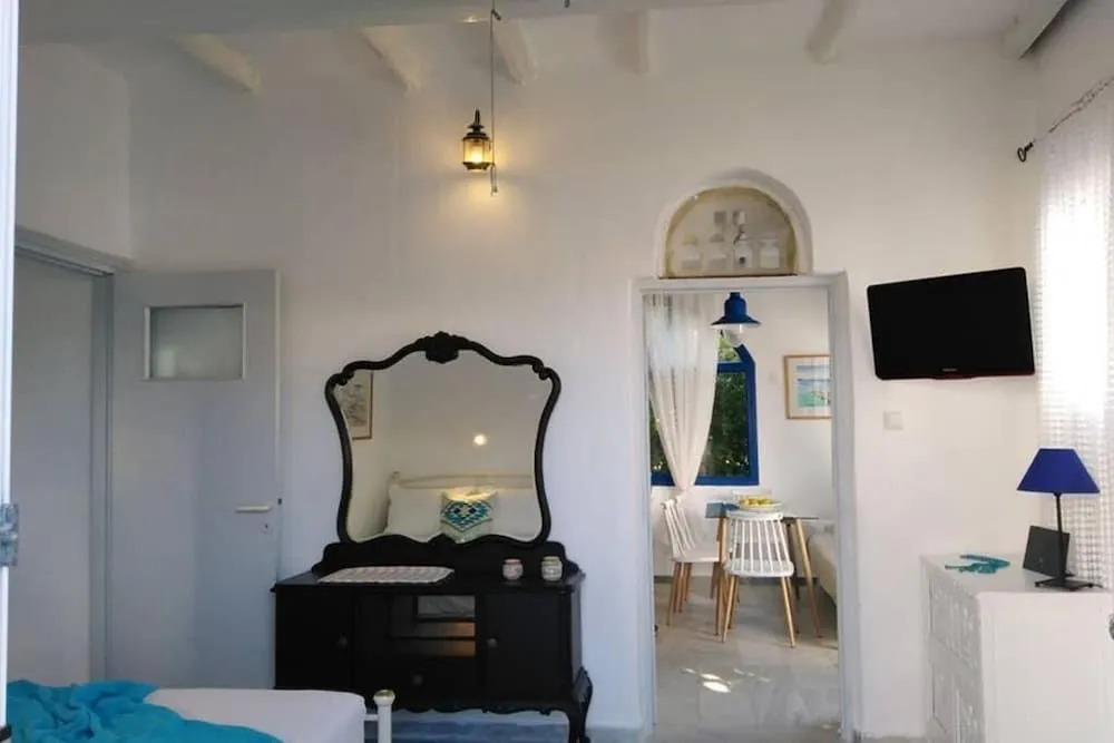 Beach Cottage in Flisvos St.George