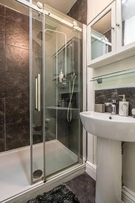 1 Bed Central Garden Apartment