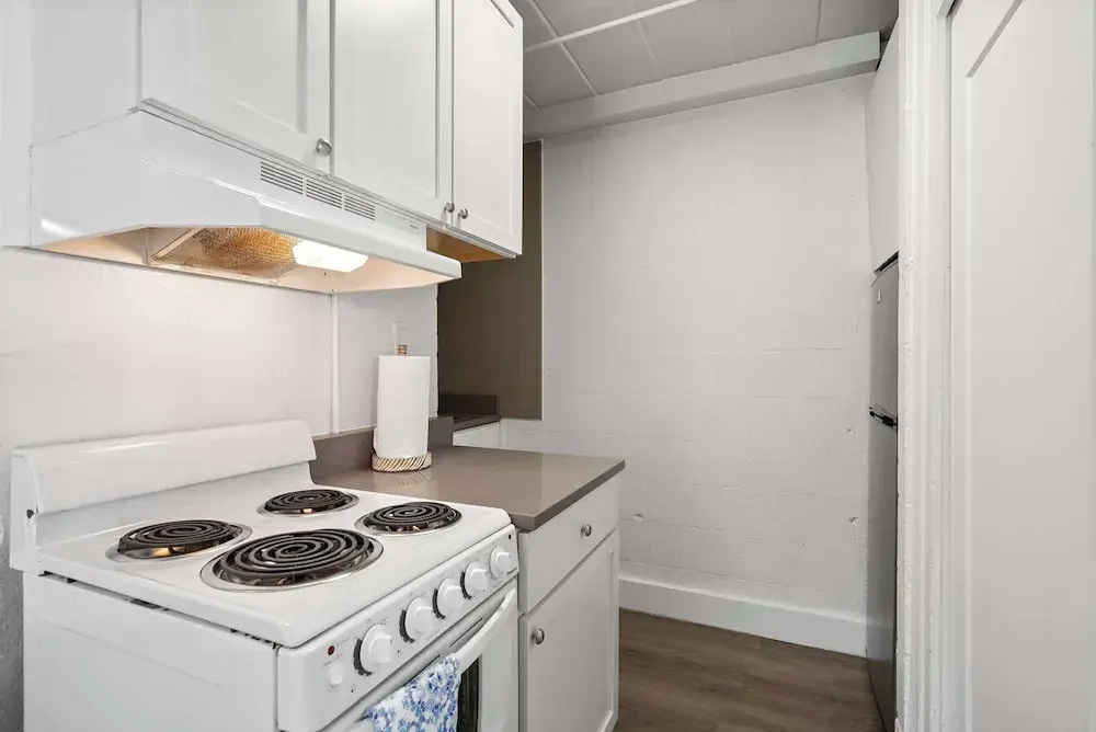 Chic City Retreat 97 Sleeps 2!