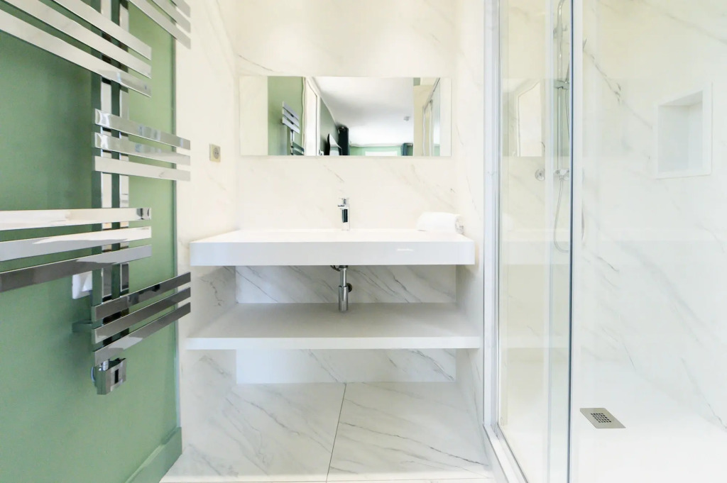 Grand Hôtel Dauphiné Toulon, Boutique Hôtel & Suites