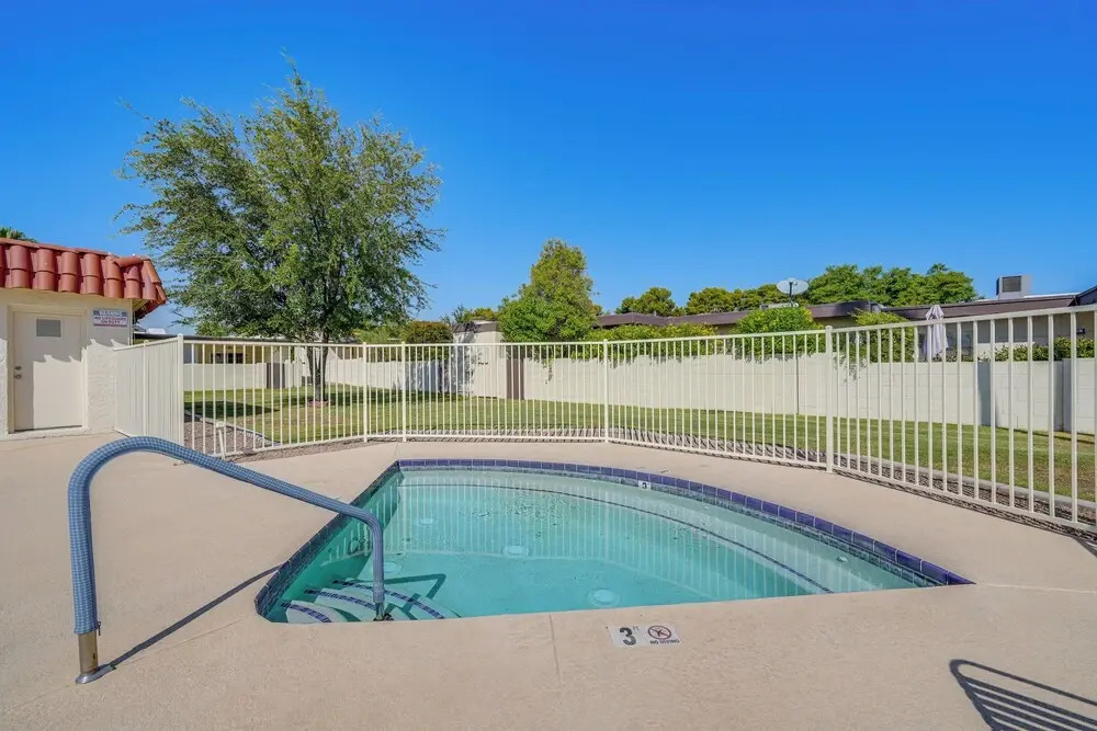 Furnished Patio, Pool Access! Scottsdale Retreat
