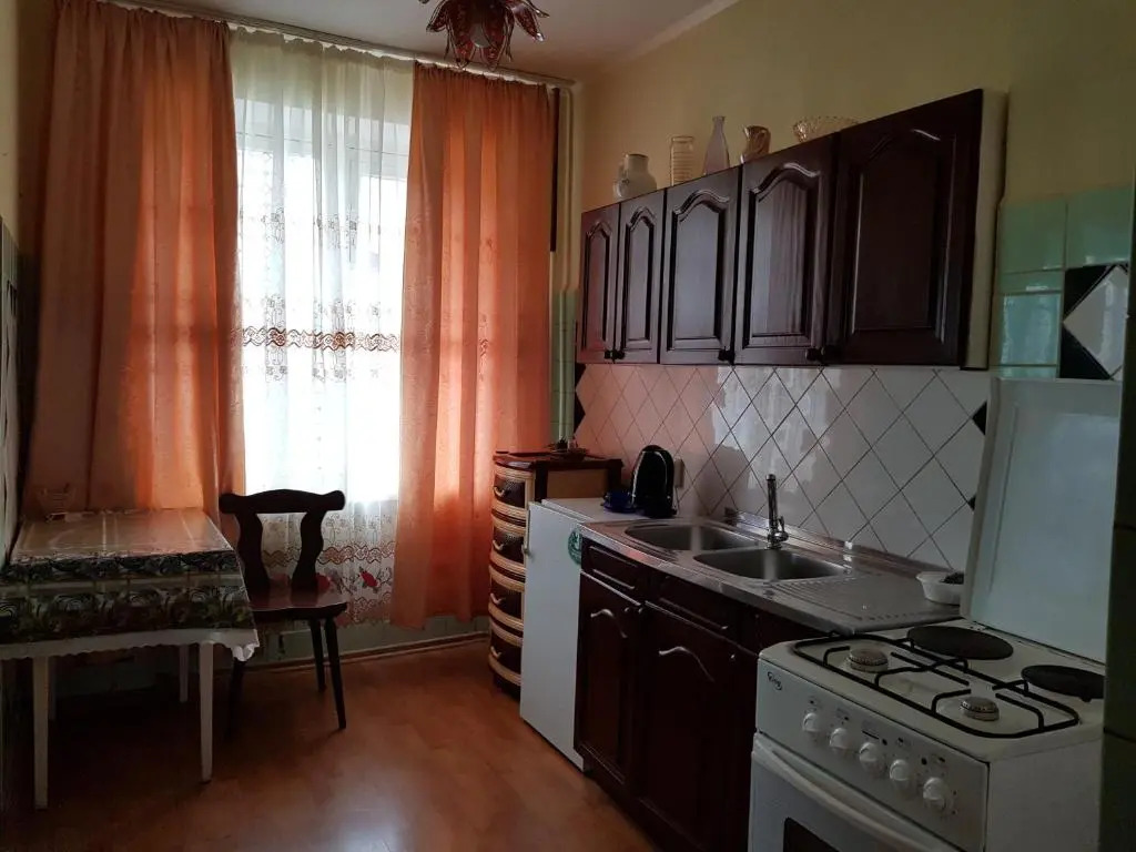 3-h komnatnye apartamenty po ulitse Abazgaa