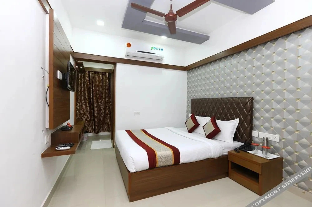 Khaleej Residency by OYO Rooms