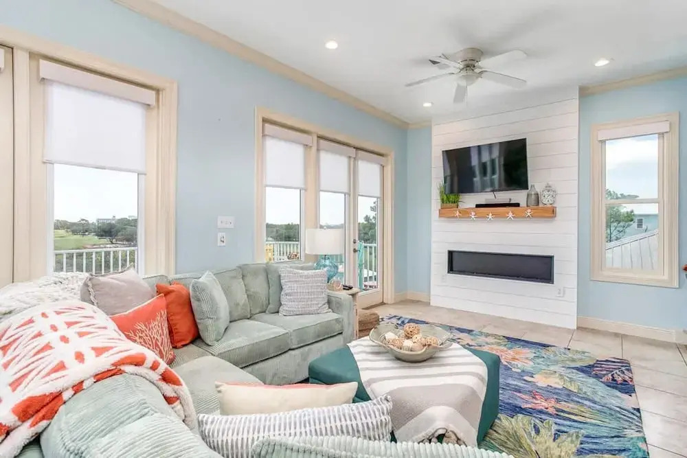 Gulf Shores Escape Walk to Waves Pool Golf Views