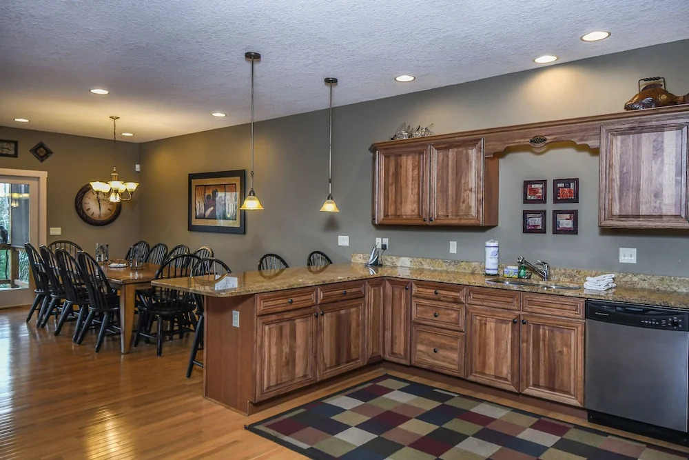 Breathe Easy 5 Bedroom Townhome