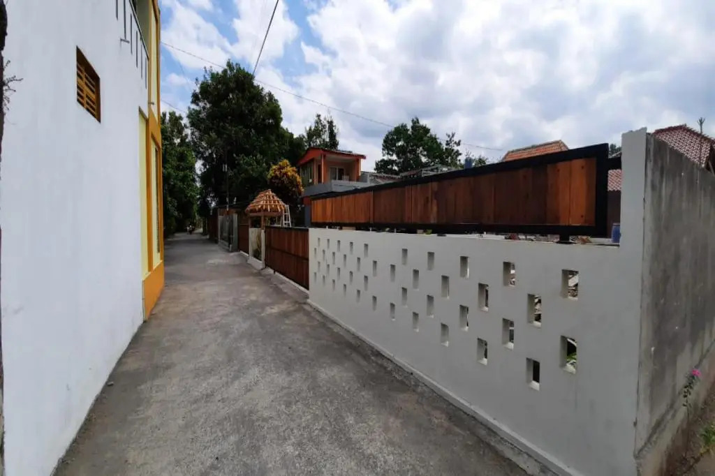 OYO 3906 Dalem Putu Sanjaya Syariah