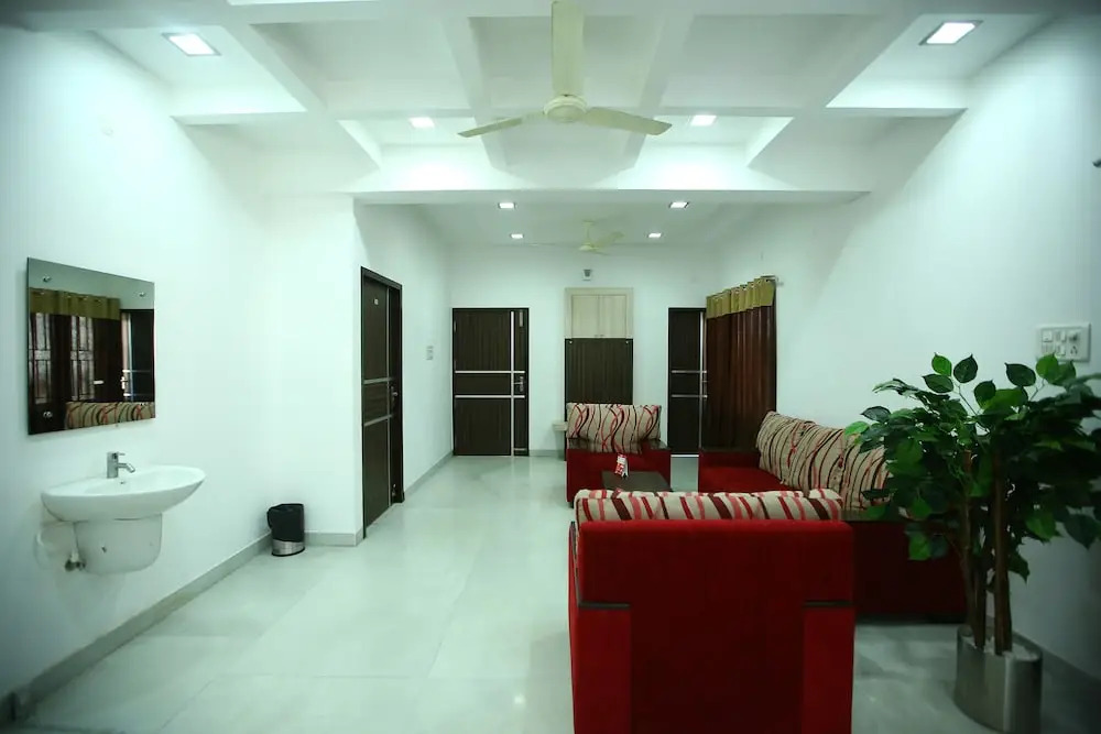 OYO 2282 Apartment Velachery