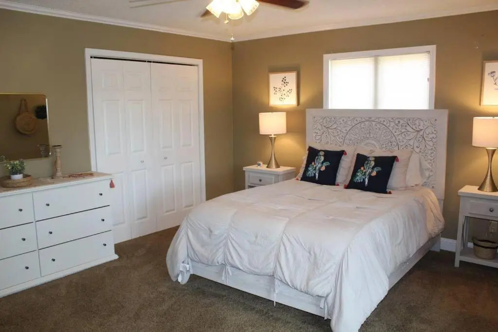 The Anchor House - Beautiful and Spacious Vacation Retreat