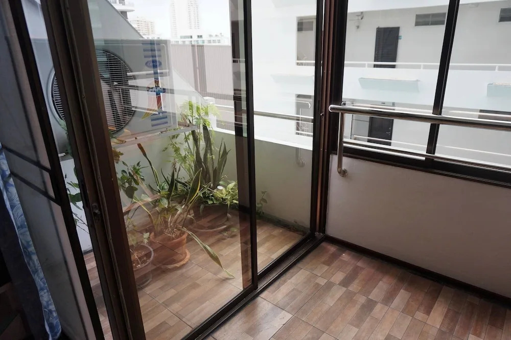 1 Bedroom View Swimming Pool 316 Jhr