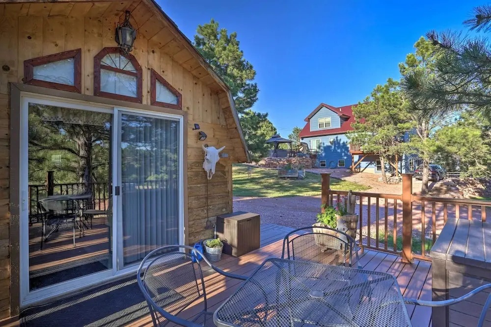 Tiny Cabin w/ Outdoor Dining Area - Near Keystone!