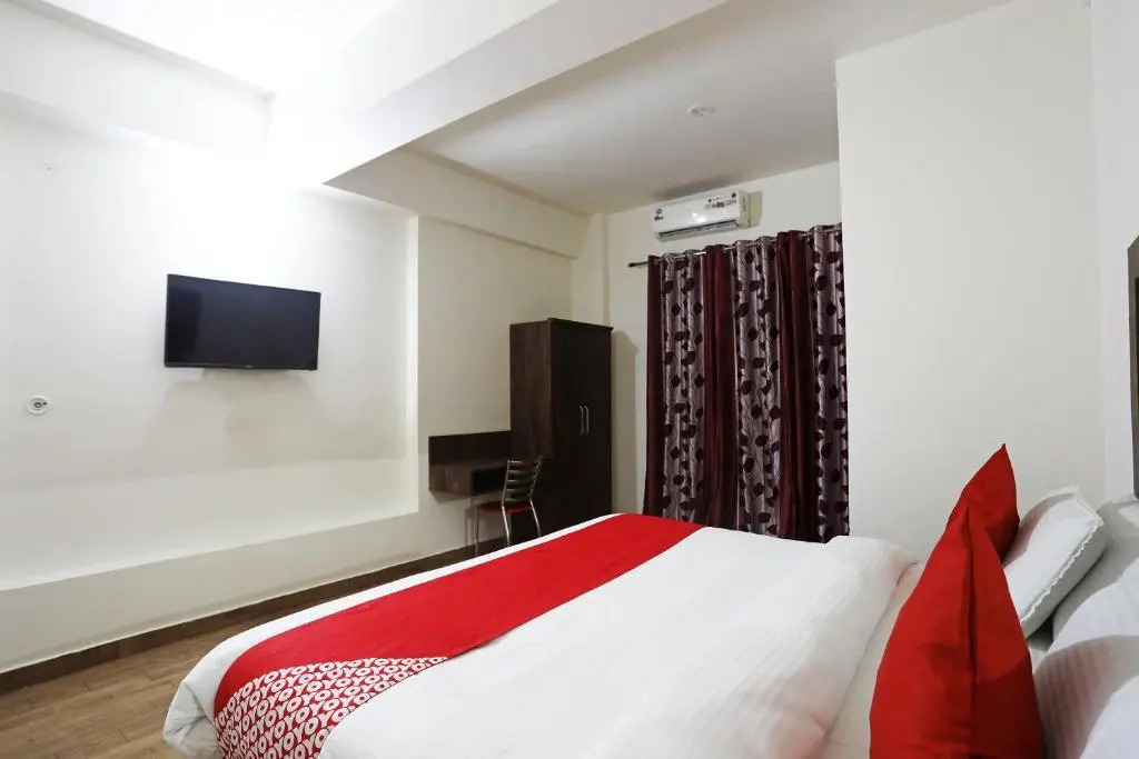 OYO 40002 Hotel The Rejoice