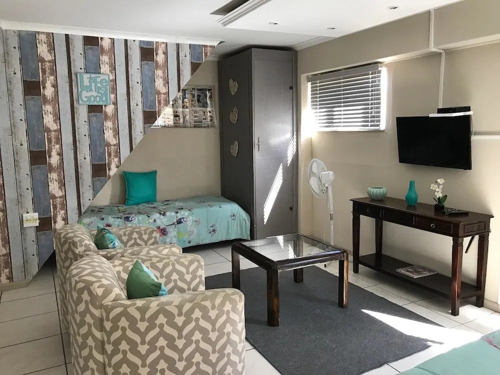 Bay Breeze Guesthouse Selfcatering