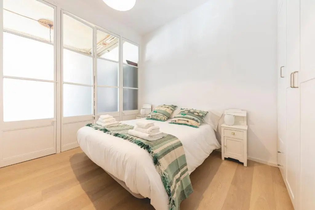 Bravissimo Plaça del Vi, Authentic Historic Apartment