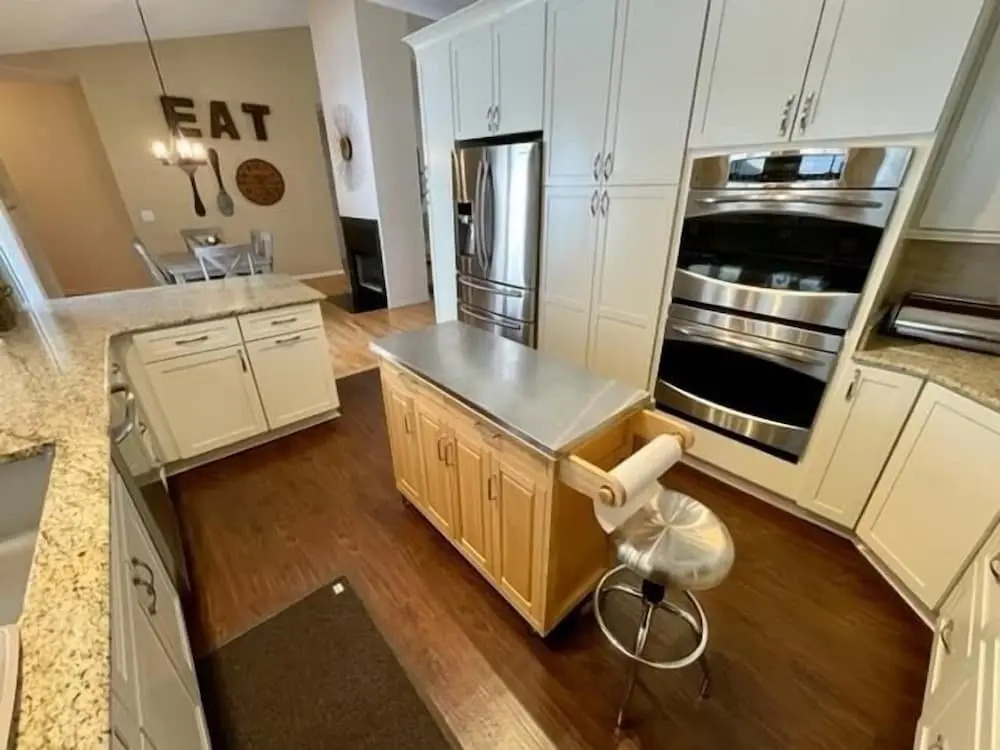 324 Lakeside 3 Bedroom Home by RedAwning