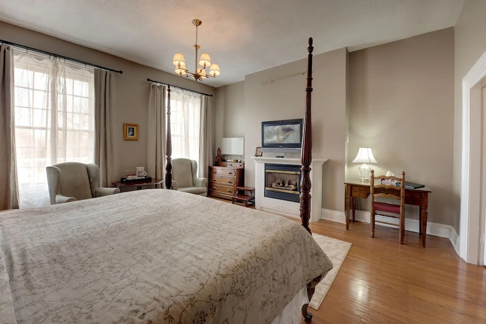The Woodlawn Inn