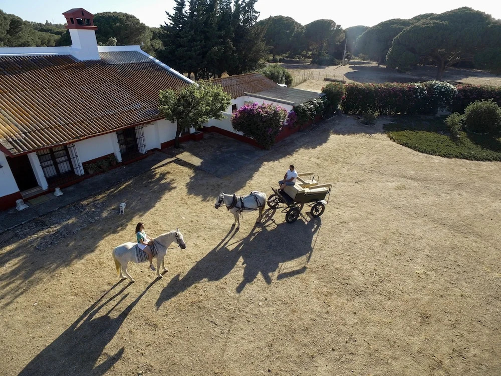Dehesa de las Yeguas casa en finca privada con piscina y playa