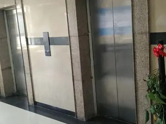 Longyun Hotel (Beijing Longze Metro Station)