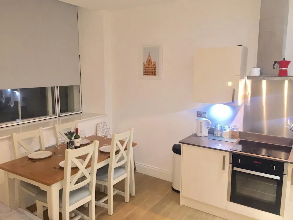 Stylish 93sqm 2 Bed Historical City Centre Flat